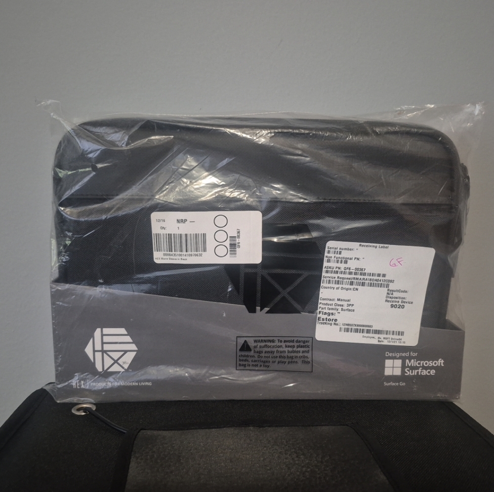 Sleeve For Surface Go Black - HEX W Tags Black  - NEW